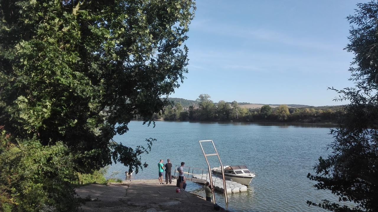 Camping Loisirs Des Groux Mousseaux-sur-Seine Exterior photo